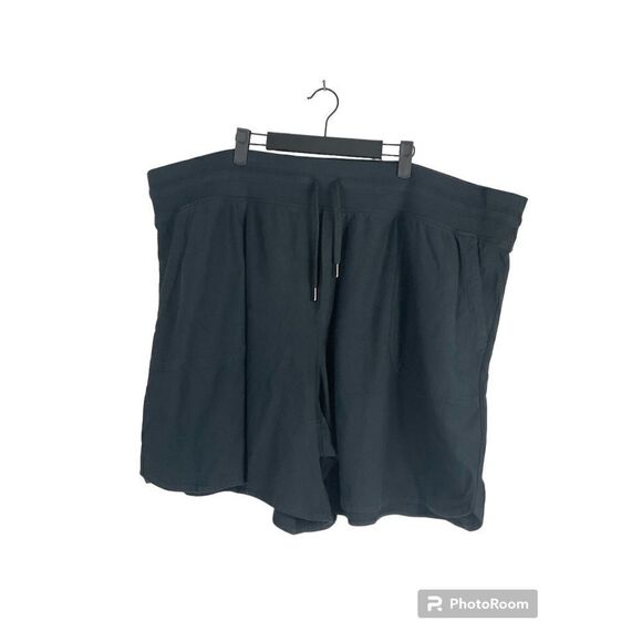 Athleta Farallon Midi Short Size 3X Black 7 Inch Inseam Casual Comfort Plus Sz N - Picture 1 of 12